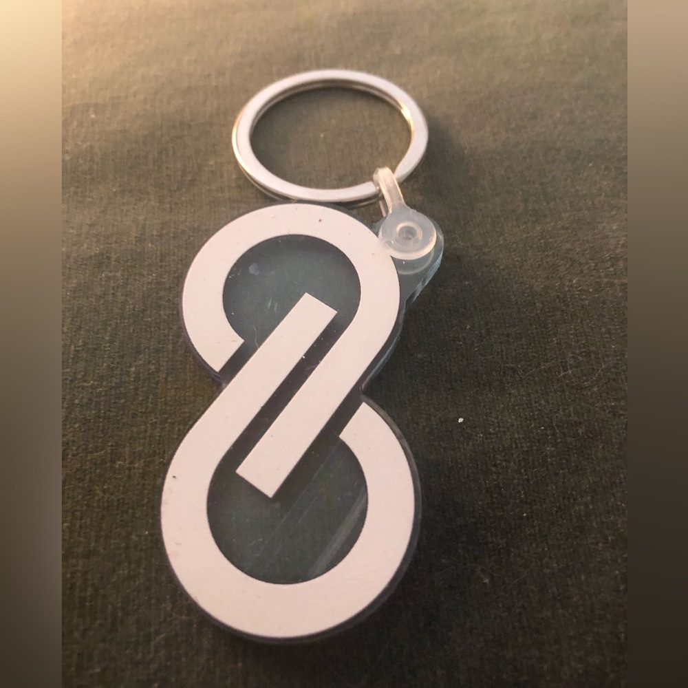 Poshmark’s Infinity Keychain- 144A $9 or 🦋
